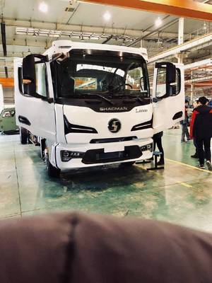 陜汽L6000首秀 裝電池又裝油箱，增程式電動(dòng)車的未來探索